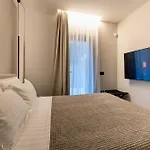 Azulis 2 Pisano 1br With Garden & Parking, Aldo Moro * 奧爾比亞