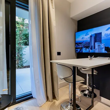 Azulis 2 Pisano 1br With Garden & Parking, Aldo Moro